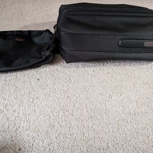 Tumi Black Men's Toiletry Bag Set